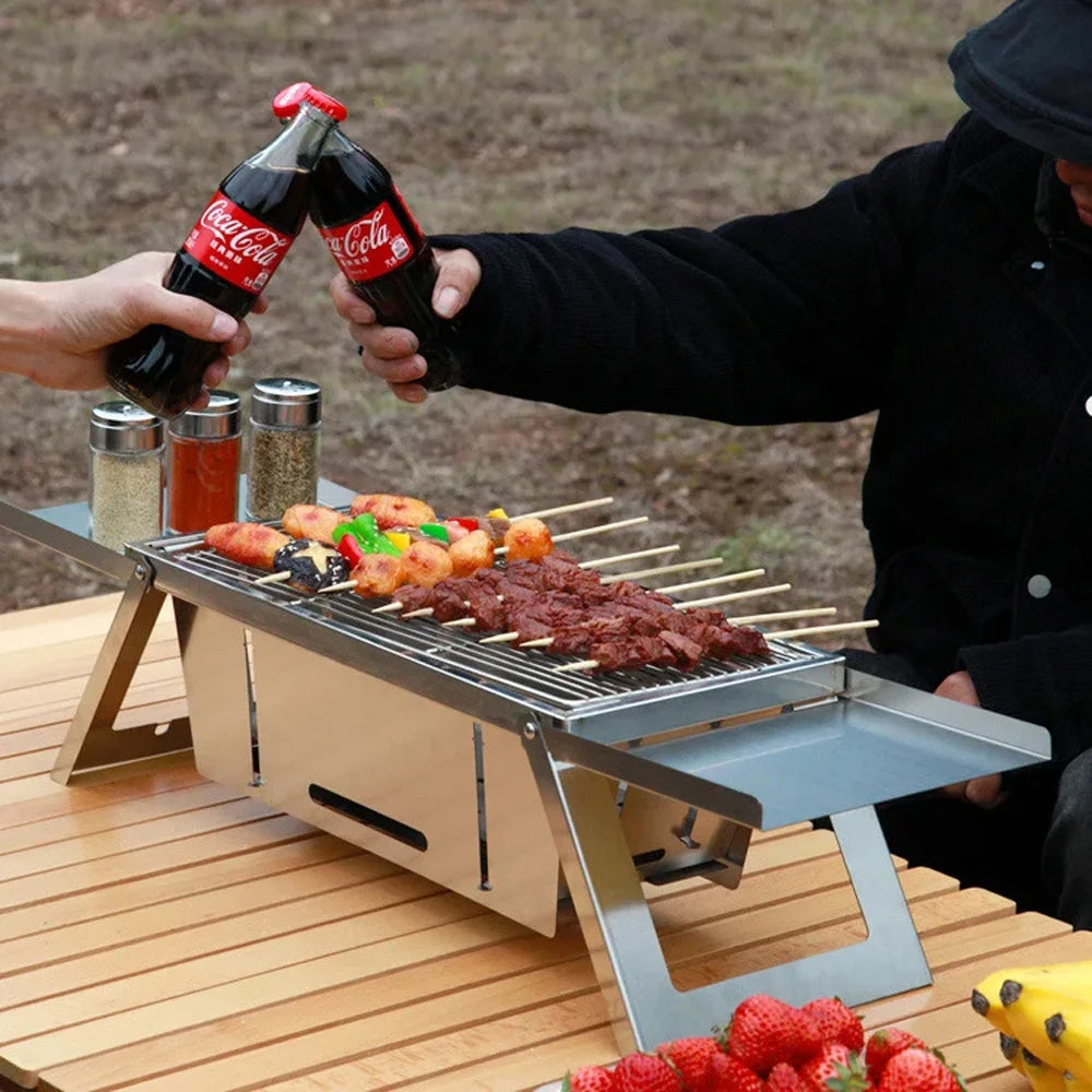 Grelha de churrasco dobrável de aço inoxidável para casa e ao ar livre, kebabs de carvão, churrasco dobrável portátil sem fumaça