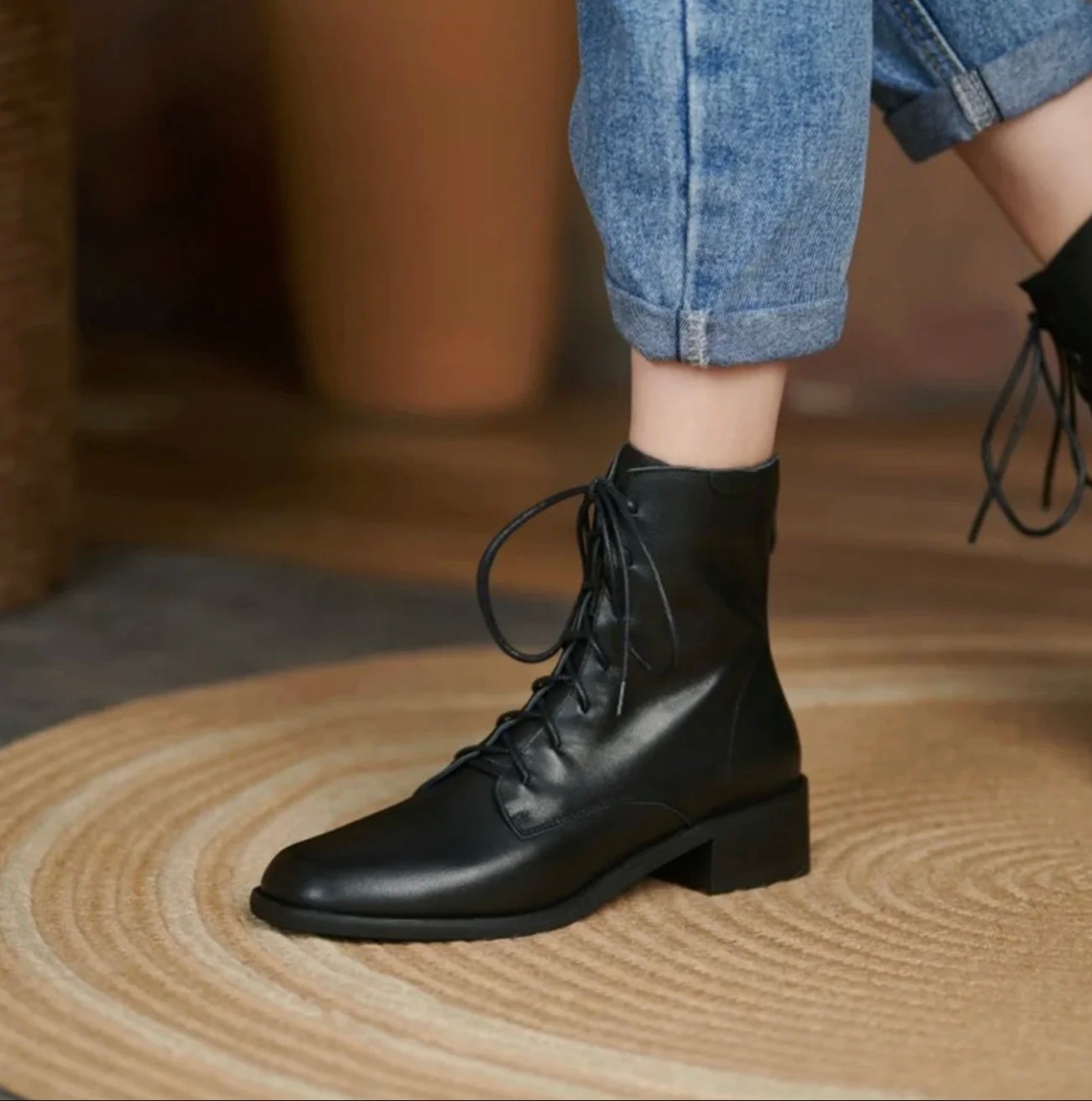 Bota Feminina Cano Curto com Zíper Brigitte